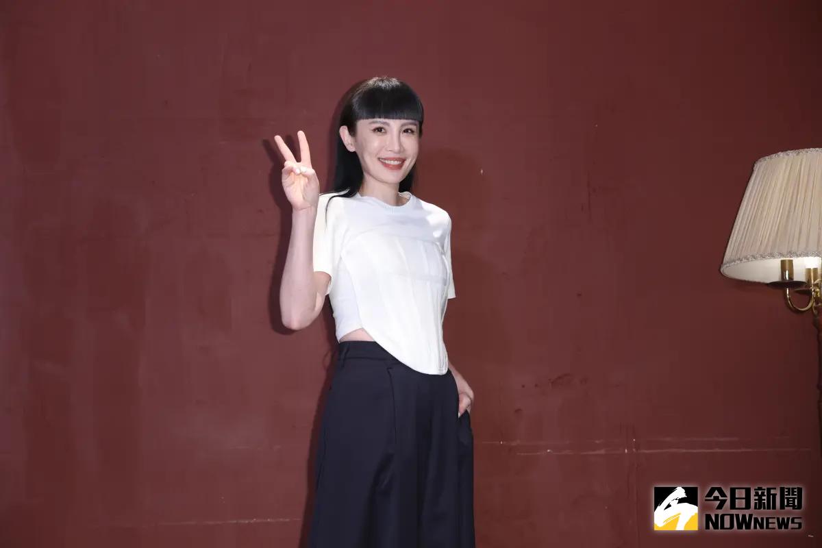 ▲魏如萱（如圖）在第36屆金曲獎上用表演緬懷大S、方大同，透露練唱〈十分鐘的戀愛〉哭到不行，壓力之大且不敢主動關心小S，也沒有提前告知對方要獻唱此曲。（圖／記者嚴俊強攝影）