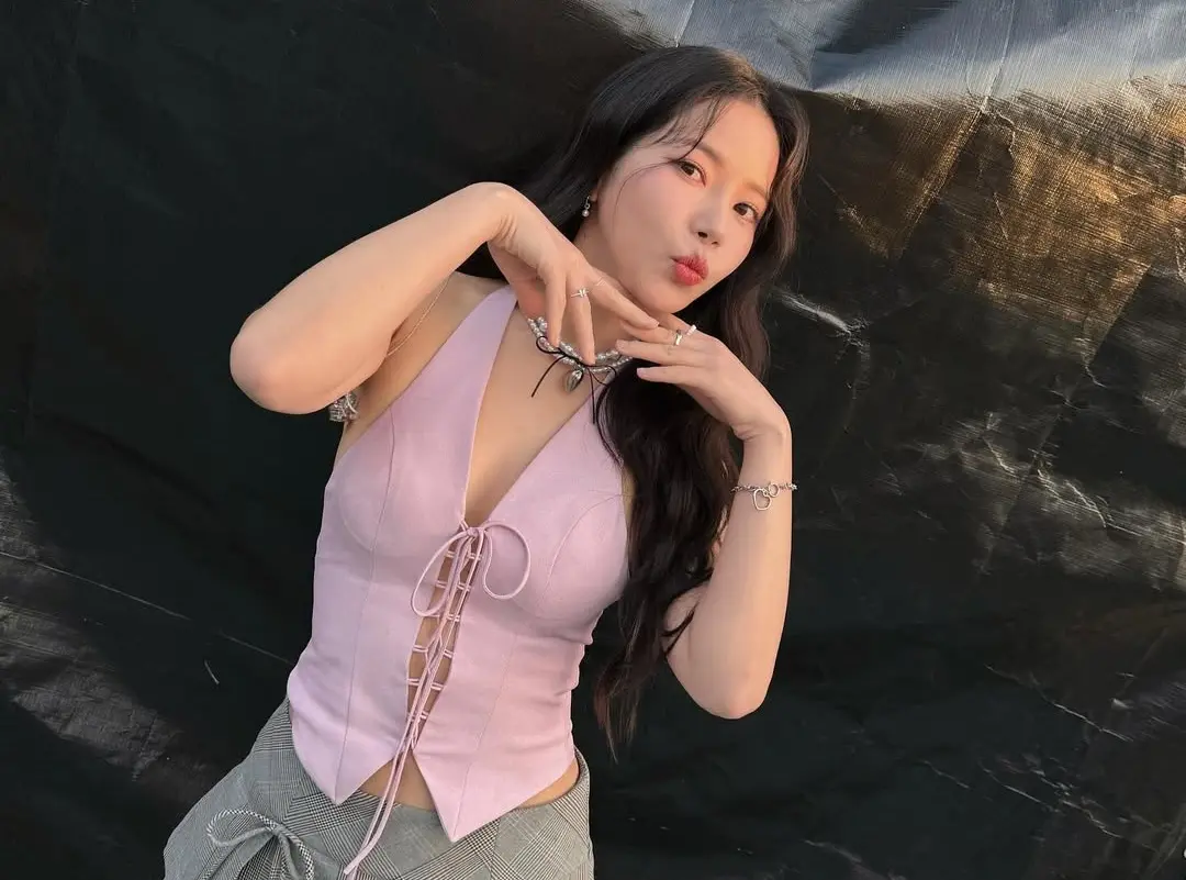 ▲韓國女團MAMAMOO成員頌樂（如圖）將全台唯一跨年演出獻給2026嘉義跨年晚會，其餘卡司還有羅志祥（小豬）、蕭煌奇等人，《NOWNEWS今日新聞》為讀者整理交通、線上看等資訊，讓您1文掌握。（圖／頌樂IG@solarkeem）