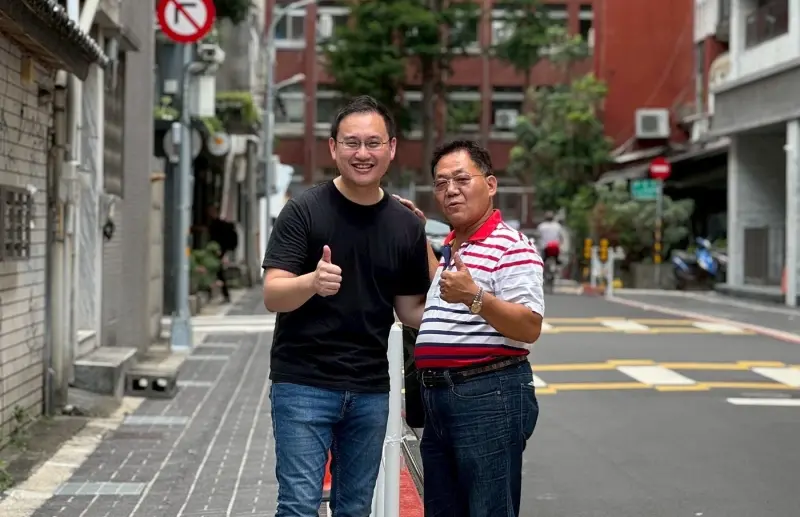 ▲民進黨北市議員趙怡翔(左)關注交通政策,現傳出他將在7月辭去議員職務,轉戰國安會。(圖/趙怡翔臉書)