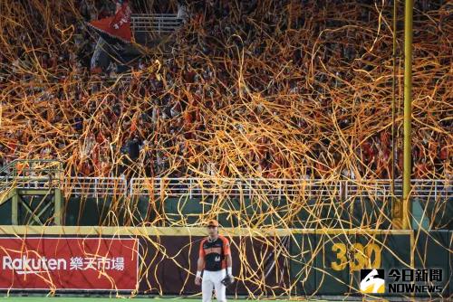 統一封王優惠今開跑！7-11咖啡買2送2、炸雞半價、必勝客披薩10元
