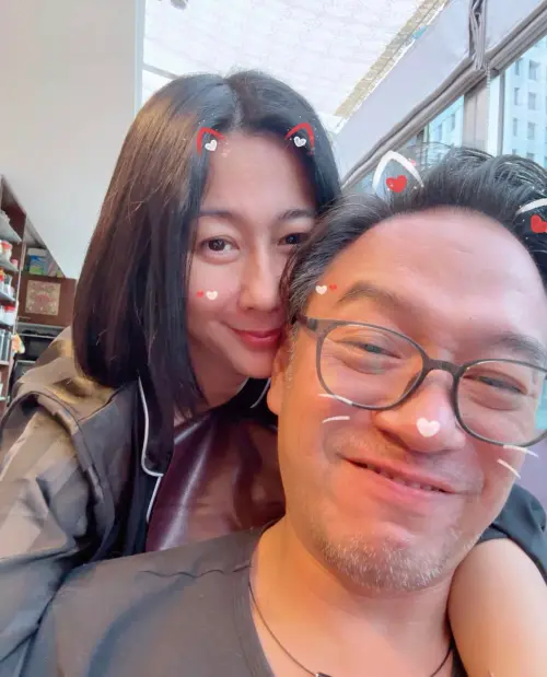 ▲林利霏（右）和張翰帶著女兒定居台東，目前她以調養身體健康與照料女兒為主，張翰負責拍片拚經濟。（圖／翻攝自林利霏臉書）