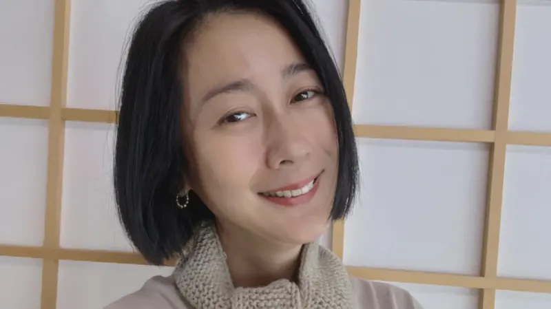 ▲47歲女星林利霏（如圖）當年出演偶像劇《麻辣鮮師》打開知名度，去年12月宣告罹患大腸癌，昨（29）日發文抒發低潮心聲，自己照顧女兒有些乏力，「尤其我身體狀況不是太穩定，有時候真的很累，想休息一下卻沒辦法安心。」孤單及煎熬心情溢於言表。（圖／翻攝自林利霏臉書）