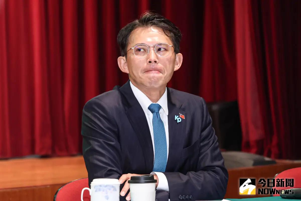 ▲館長表示「台灣人性命是由中國14億人決定」，黃國昌為兄弟緩頰，稱其就是口直心快。（圖／記者朱永強攝，2025.06.30）