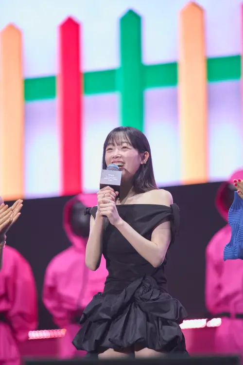 ▲▼當年《魷魚遊戲》中，讓人留下深刻印象的朴海秀、鄭好娟、金姝怜、崔帕西阿努潘蒂、李瑜美通通現身《魷魚遊戲3》造勢活動。（圖／Netflix）