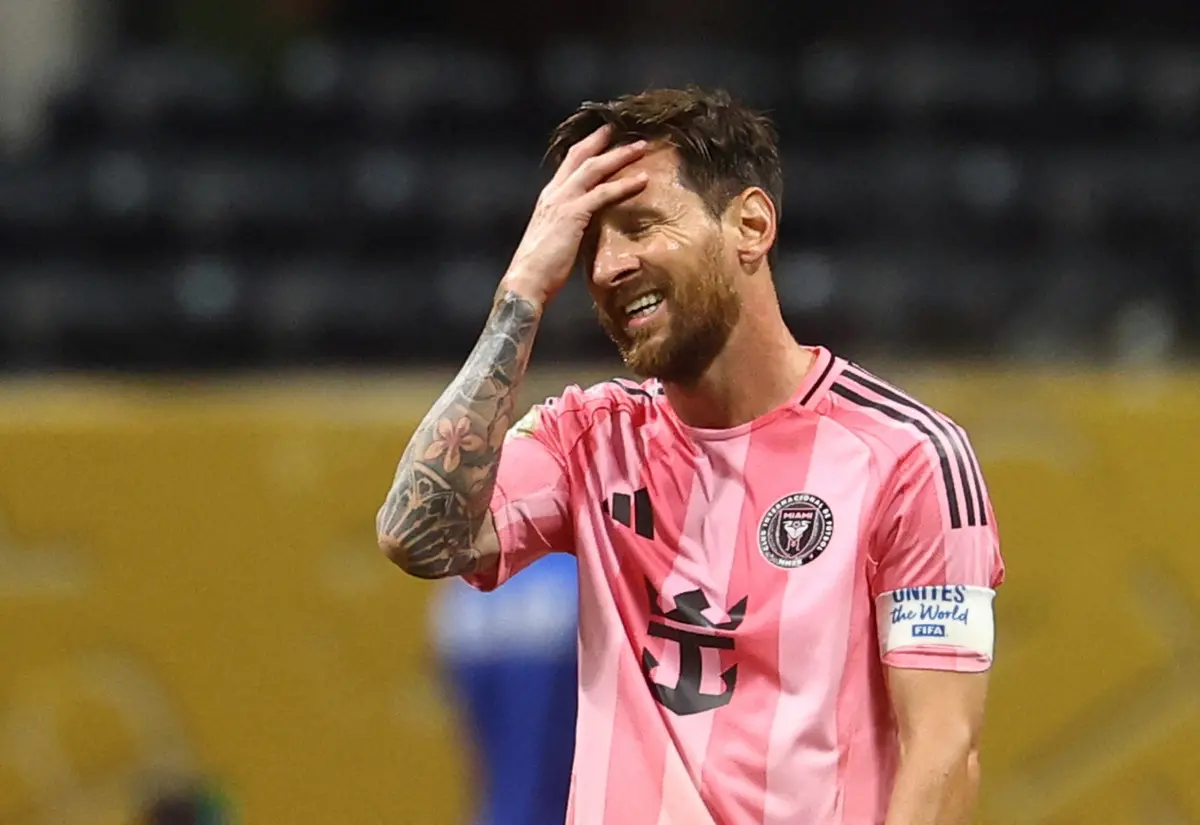 ▲國際邁阿密今（30）日以0：4慘敗給歐洲冠軍巴黎聖日耳曼。梅西與昔日主帥Luis Enrique再次同場，面對歐冠王者，國際邁阿密全場毫無還手之力。（圖／路透／達志影像）	　