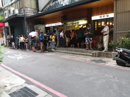 肥前屋鰻魚飯熄燈!饕客直指「鰻魚刺、桌子黏」2大敗筆:早不挺 ▲肥前屋曾是日日店門口站有長長排隊人龍的名店。(圖/翻攝自肥前屋FB)