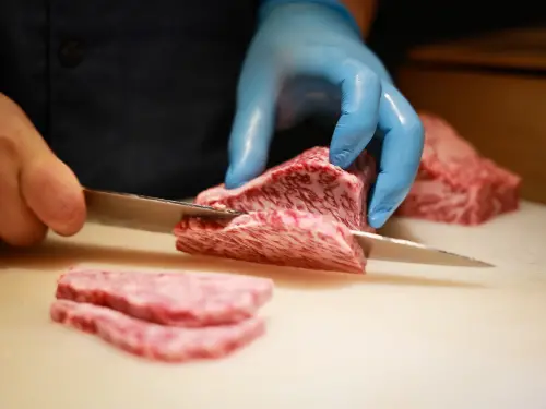 ▲讓吃肉成為一場值得細細品味的儀式。（圖／劉祐龍攝影）