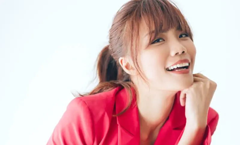 ▲有58萬粉絲訂閱的YouTuber「小象愛出門」（如圖），近日飛到烏克蘭拍影片，在當地與飯店業者爆發流血衝突，她事後道歉承認當下情緒爆發，做了不好示範。但她否認自己是去消費戰爭國。（圖／小象愛出門臉書）