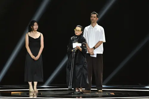 ▲第36屆金曲獎頒獎典禮收視出爐,方大同獲頒「評審團獎」橋段成當晚最高收視3.57;魏如萱則在星光大道及表演組曲時都奪下收視高點,分別來到了1.28及3.56,超過百萬觀眾搶看魏如萱。(圖/台視提供) ▲第36屆金曲獎頒獎典禮收視出爐,方大同獲頒「評審團獎」橋段成當晚最高收視3.57;魏如萱則在星光大道及表演組曲時都奪下收視高點,分別來到了1.28及3.56,超過百萬觀眾搶看魏如萱。(圖/台視提供)