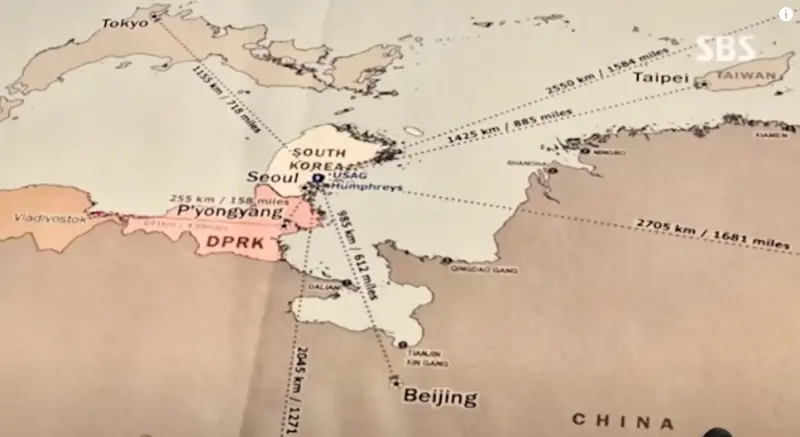 ▲韓國媒體近日曝光一張駐韓美軍的內部戰略地圖,南北180度倒轉,駐日、駐韓美軍結合台灣、菲律賓形成包圍中國的態勢。(圖/翻攝自SBS News)