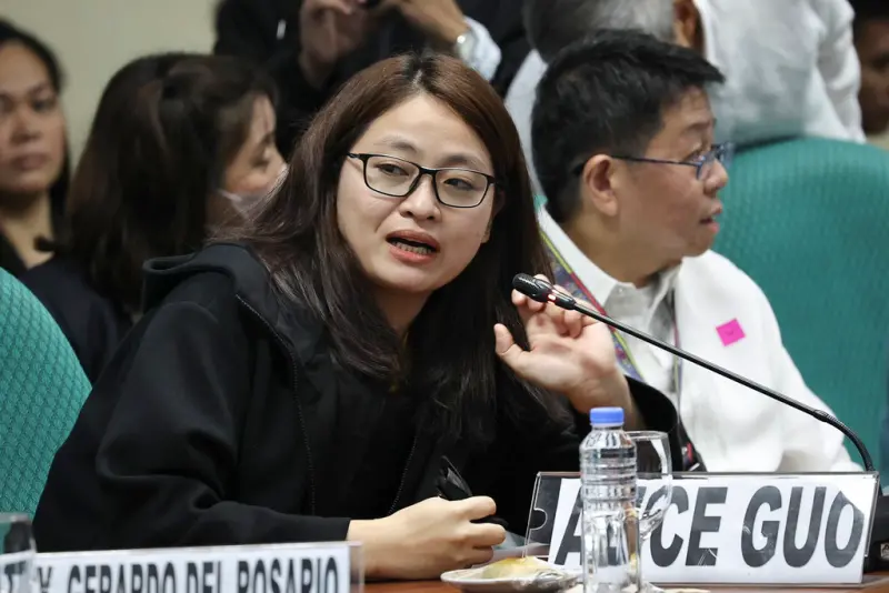 ▲捲入國籍及詐騙園區爭議的菲律賓丹轆省班班市(Bamban)前市長郭華萍(Alice Leal Guo),遭馬尼拉地方法院認定是中國人,根本沒有參選資格。(圖/美聯社/達志影像)