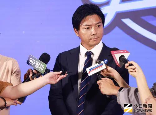 ▲中華職棒2025選秀會，富邦悍將農場主管林威助針對選秀後進行訪問。（圖／記者葉政勳攝 ,2025.06.30）