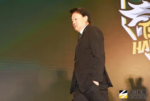 中職/「上班路」穿搭獲好評!洪一中點出台灣選手儀態還要再進步