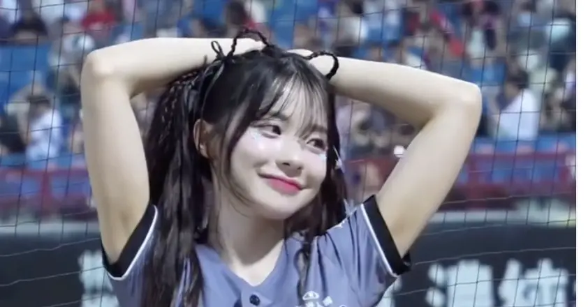 ▲韓籍啦啦隊女神李多慧曬出「吸氣腹肌」影片，秒切換搞笑模式展現無偶包魅力，放鬆小腹瞬間圈粉，引發粉絲留言表示：「伸縮自如」。（圖／李多慧 IG）