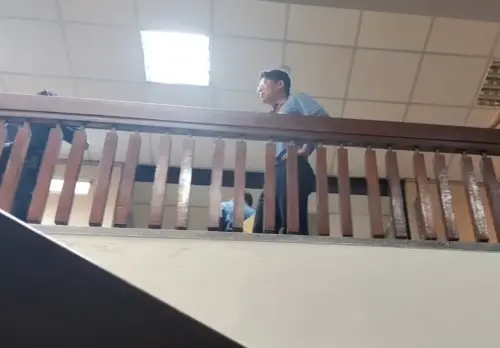 快訊／彭振聲妻子輕生亡崩潰大哭　黃國昌現身北院關切情況
