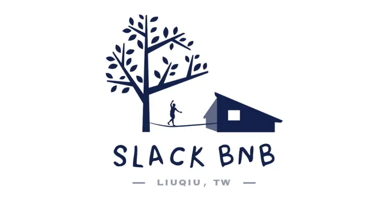 ▲樹與斜屋頂就是slack最代表性的外觀，中間的繩子就是slackline。（圖／Slack BnB提供）