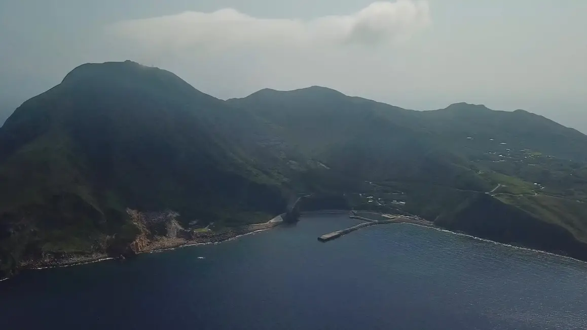 ▲日本九州鹿兒島外海的吐噶喇群島（トカラ列島）近海，自6月21日開始發生數百起地震。（圖／十島村トカラYouTube）