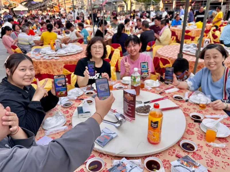 ▲數位集章活動不僅提升地方觀光，更拉近了民眾與在地文化的距離。（圖／屏東縣府提供）