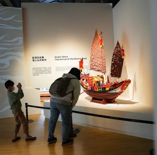 此次數位集章活動透過LINE BEACON藍牙智慧科技,串聯東港鎮、小琉球及大鵬灣國家風景區等 ▲此次數位集章活動透過LINE BEACON藍牙智慧科技,串聯東港鎮、小琉球及大鵬灣國家風景區等。(圖/屏東縣府提供)