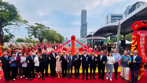 ▲內政部國土署副總工程司林佑璘今（1）日出席「亞灣2.0特貿三（南基地）公辦都更案」動土典禮大合照。（圖／國土署提供）