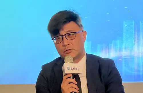 ▲富邦投顧董事長陳奕光認為，川普政策左右全球市場，台股第4季看漲，指數上攻須靠電子領頭。（圖／記者顏真真攝）