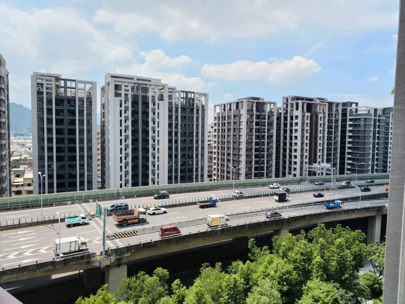 ▲台74線車流超級多，太平區二社區路段的居民就抱怨，噪音晚上吵得他們根本睡不著(圖／居民提供2025.7.1)