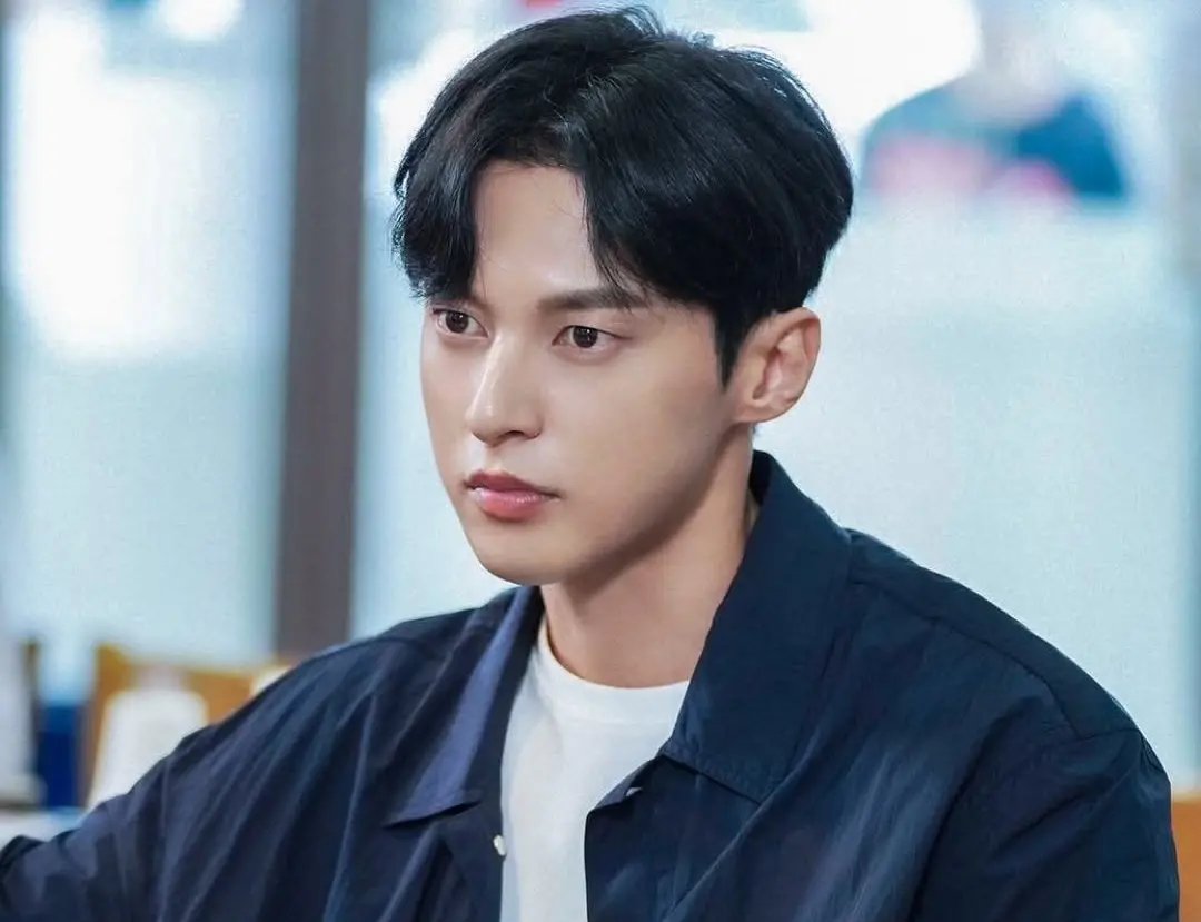 ▲南韓演員尹善友（如圖）於今（1）日宣布即將在10月與演員金佳恩結婚，再度誕生一對演員夫妻。據悉，兩人在2014年因合作韓劇《一片丹心蒲公英》假戲真做，進而交往，戀情藏了10年後，突宣布好消息。（圖／尹善友IG）