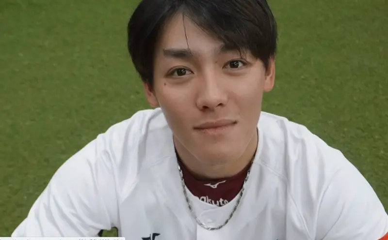 ▲型男球星陳晨威（如圖）爆出新戀情，對象是大他6歲的中信兄弟啦啦隊女神啾啾，兩人深夜一起吃火鍋、回愛巢的親密舉動全被拍。（圖／陳晨威IG）