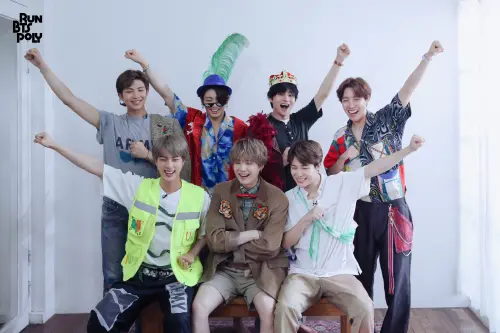 ▲BTS全員（如圖）退伍後首度合體！開直播曝光專輯與世巡時間。（圖／BTS X）