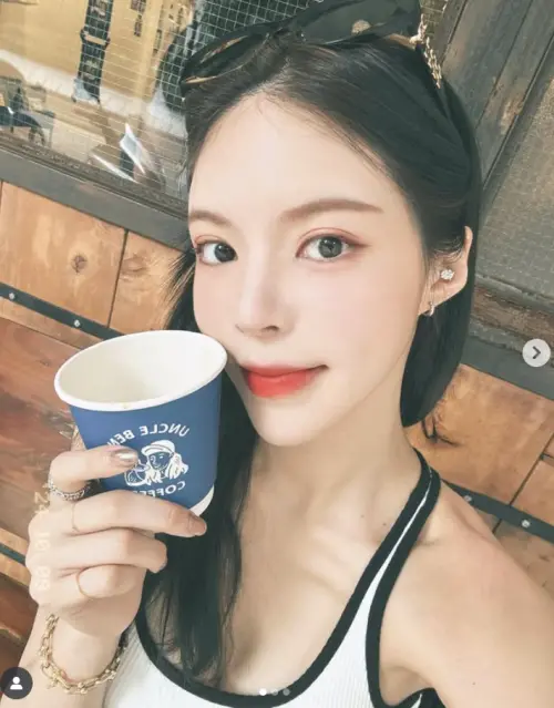 ▲王大陸的直播主女友沐軒(如圖)在社群上小有名氣,還被封為「小許瑋甯」。(圖/IG qnch_) ▲王大陸的直播主女友沐軒(如圖)在社群上小有名氣,還被封為「小許瑋甯」。(圖/IG qnch_)