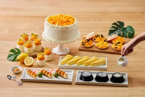 ▲50樓Cafe也推出新的夏日甜點，包還芒果最中餅、芒果蛋糕、芒果奶酪、醬油糰子、黑丸仙草凍等。（圖／50樓Cafe提供）