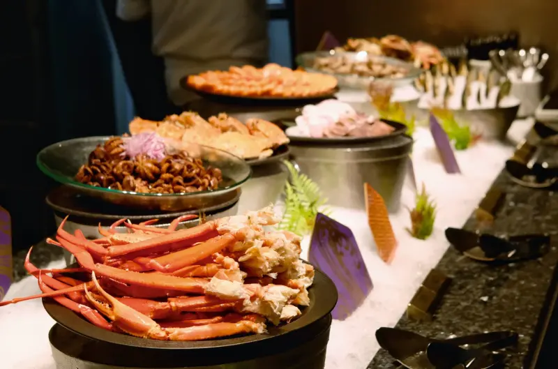 ▲饗賓日式Buffet品牌「旭集 和食集錦」台南店將於7/9正式開幕，今（3）日開放一個月內座位搶訂，半小時內已經全數搶光。（圖／記者葉盛耀攝）