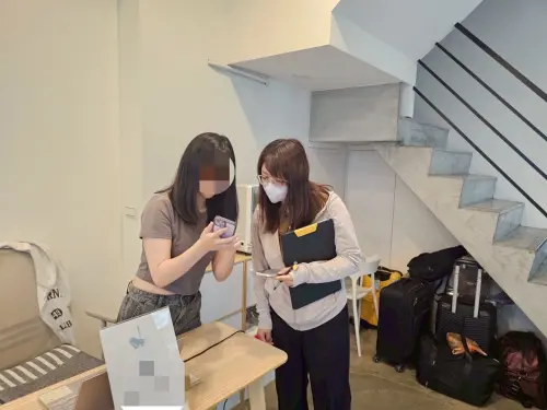 因應多位巨星到高雄開演唱會,高雄市觀光局啟動多次旅宿房價稽查專案,查到3家旅宿業者不符合規定,圖為「小驢舍」。(圖/高雄市觀光局提供) ▲因應多位巨星到高雄開演唱會,高雄市觀光局啟動多次旅宿房價稽查專案,查到3家旅宿業者不符合規定,圖為「小驢舍」。(圖/高雄市觀光局提供)