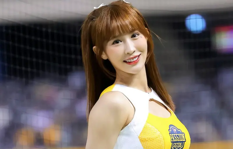 ▲陳晨威被爆熱戀中信兄弟啦啦隊女神啾啾Julia（如圖）。對此，Passion Sisters經紀人乖姐回應，隊員沒有禁愛令，單純正常交友，更誇讚他們「賞心悅目」。（圖／啾啾IG）