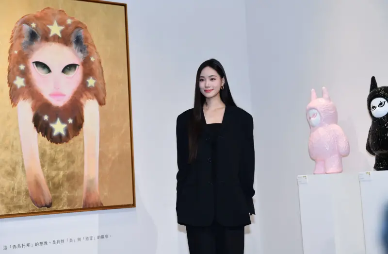 ▲許韶恩（Lily，如圖）舉辦藝術創作展，名人搶購畫作，引來酸民嘲諷，認為她身為小S女兒的身分才會受矚目。賈永婕花兩萬買她的畫，留言回應自己不需要討好小S，被傳搶購她作品的陶晶瑩，則表示自己沒有搶。（圖／記者林柏年攝）