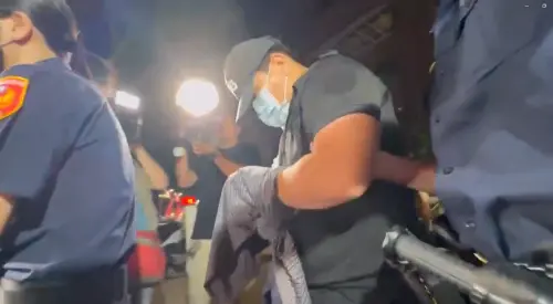 救護車公司「嫩老闆」沒駕照卻載病患上路 撞死探親水電工 ▲肇事駕駛從未考過駕照卻開救護車載病患轉院闖下大禍。(圖/翻攝畫面)