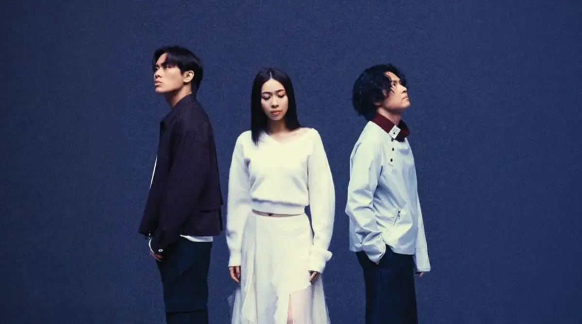 ▲告五人全新第四張創作專輯《我們就像那些要命的傻瓜》邀請曾為YOASOBI拍攝的駐日香港攝影藝術家Miss Bean合作。回顧2017年組團，告五人坦言這是攸關生命的重大選擇，沒有當初的冒險就沒有現在的他們。（圖／相信音樂提供）