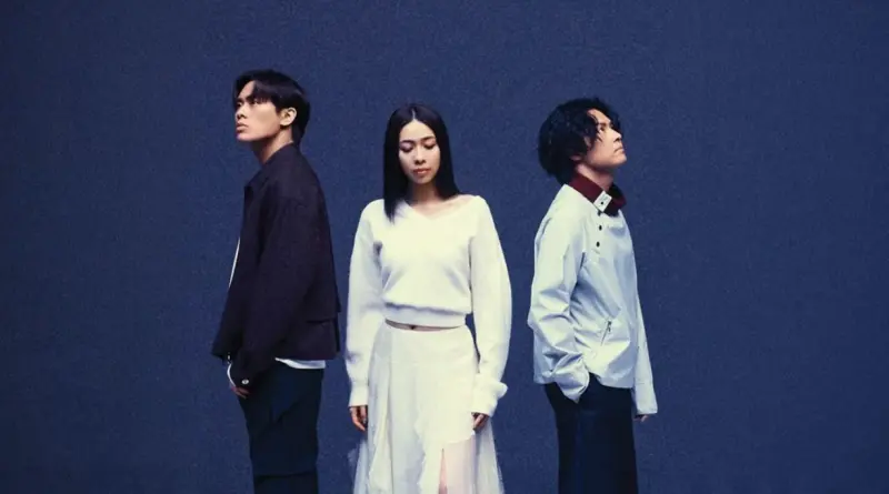 ▲告五人全新第四張創作專輯《我們就像那些要命的傻瓜》邀請曾為YOASOBI拍攝的駐日香港攝影藝術家Miss Bean合作。回顧2017年組團，告五人坦言這是攸關生命的重大選擇，沒有當初的冒險就沒有現在的他們。（圖／相信音樂提供）