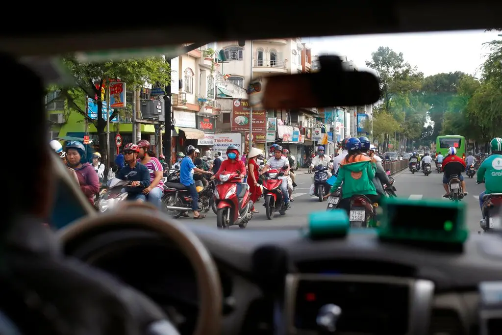 ▲有菲律賓觀光客到越南旅遊，卻遇到黑心計程車司機，2公里路程收1600元台幣的車資。示意圖。（圖／美聯社／達志影像）
