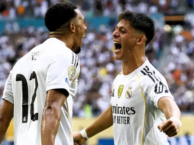 ▲皇家馬德里中場Arda Guler與後衛Trent Alexander-Arnold在世俱盃16強賽，對陣尤文圖斯的下半場比賽中，共同慶祝進球時刻。（圖／美聯社／達志影像）