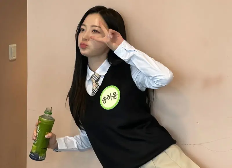 ▲宋昰昀（如圖）去年剛以漫改劇《和我老公結婚吧》爆紅後，就捲入校園霸凌爭議，遭爆在公園打同學巴掌90分鐘，震驚外界，宋昰昀因此形象大跌。而時隔一年，她在今（2）日透過律師首發聲，強調霸凌指控毫無事實根據。（圖／宋昰昀IG）