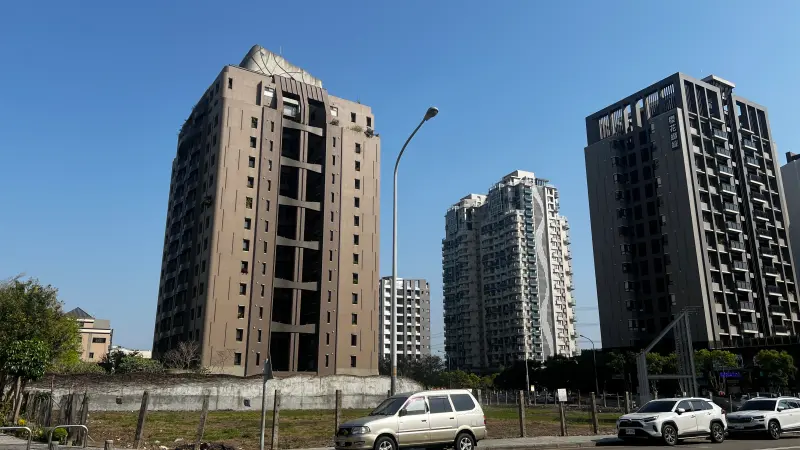 ▲賴正鎰表示，地主直接調高地價，轉嫁給開發商，難怪土地價格一再翻漲，只有土地成本下修，房價才有機會降低。（圖／鄉林提供）