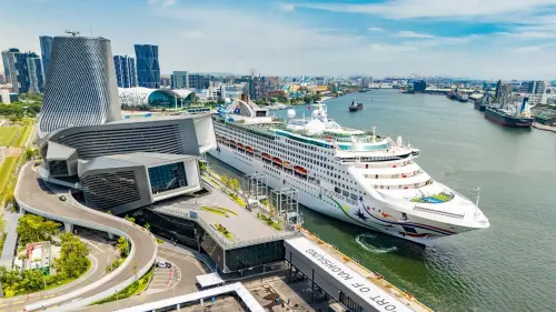 ▲國際郵輪泊靠高雄港旅運中心碼頭的情形。(圖／台灣港務公司提供)