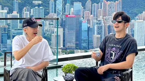 周星馳睽違2年合體周杰倫！周董腳踩一物　10萬粉絲敲碗：快合作
