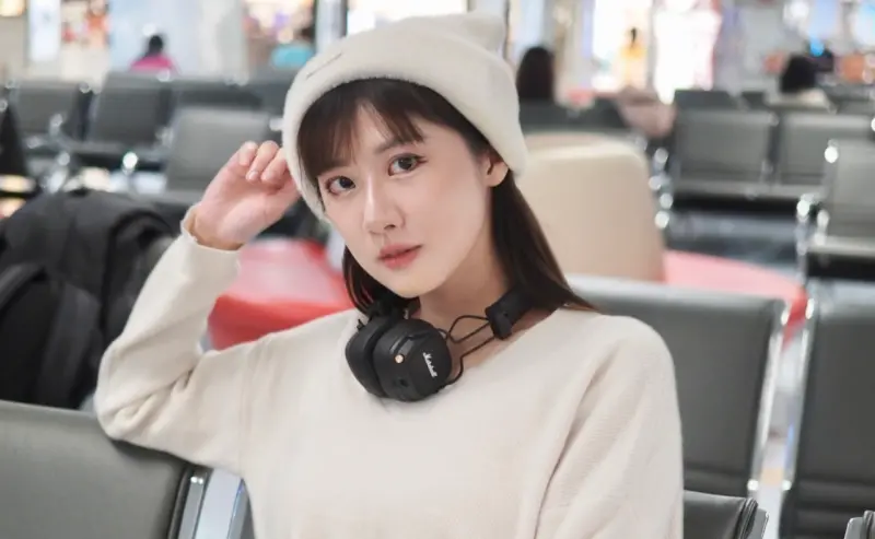 ▲「國光女神」林茉晶因罹患亮細胞卵巢癌，接受手術化療，她剃光頭髮後近況曝光，林茉晶坦言自己活在擔心癌症復發的惡夢中，經常半夜驚醒痛哭。（圖／林茉晶臉書）