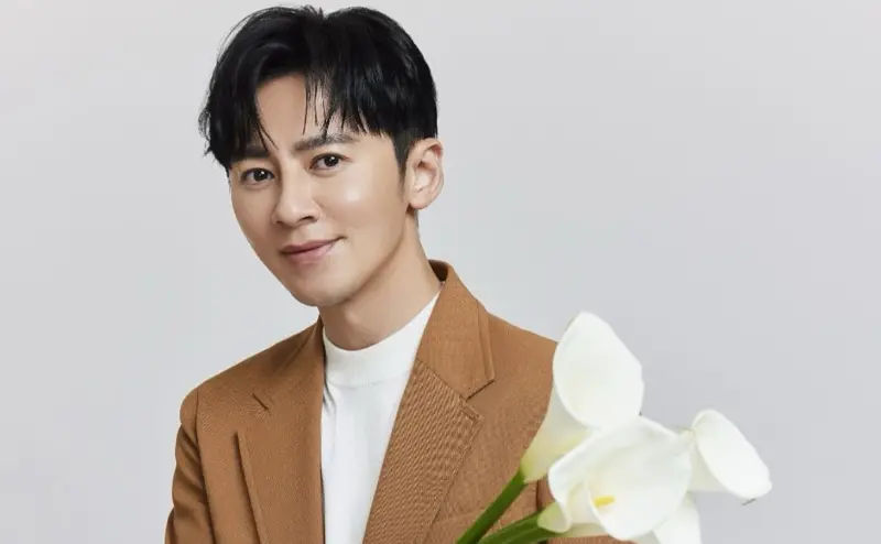 ▲李國毅（如圖）結婚4年和老婆生了2胎，昨日他受訪時無預警鬆口有在考慮結紮，李國毅貼心寵妻，笑說自己不怕痛，可以接受手術。（圖／李國毅臉書）