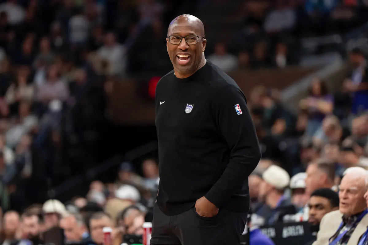 ▲根據ESPN記者Shams Charania報導，NBA美國職籃（National Basketball Association）紐約尼克已與前年度最佳教練Mike Brown達成共識，將成為尼克下賽季的主帥。（圖／美聯社／達志影像）