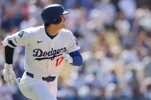 影／大谷翔平「相隔38戰」首盜！沒他道奇贏不了　送柯蕭愛的抱抱
