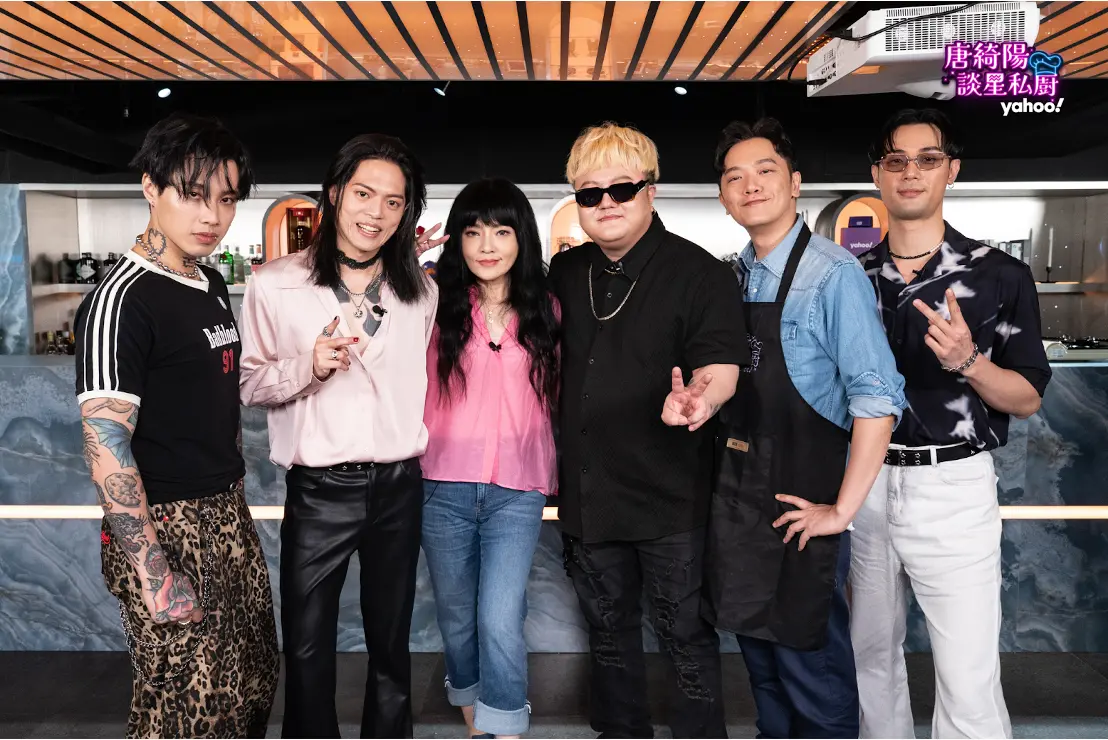 ▲TRASH（如圖）日前剛拿下第36屆金曲獎的「最佳樂團獎」後，登上《唐綺陽談星私廚》分享15年好感情的秘訣，還透露最愛吵的人是阿夜跟魁剛，唐綺陽（左3）也一語道破兩人愛吵原因。（圖／Yahoo唐綺陽談星私廚提供）