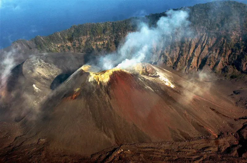 ▲安達曼海的巴倫島火山。(圖/美聯社/達志影像)
